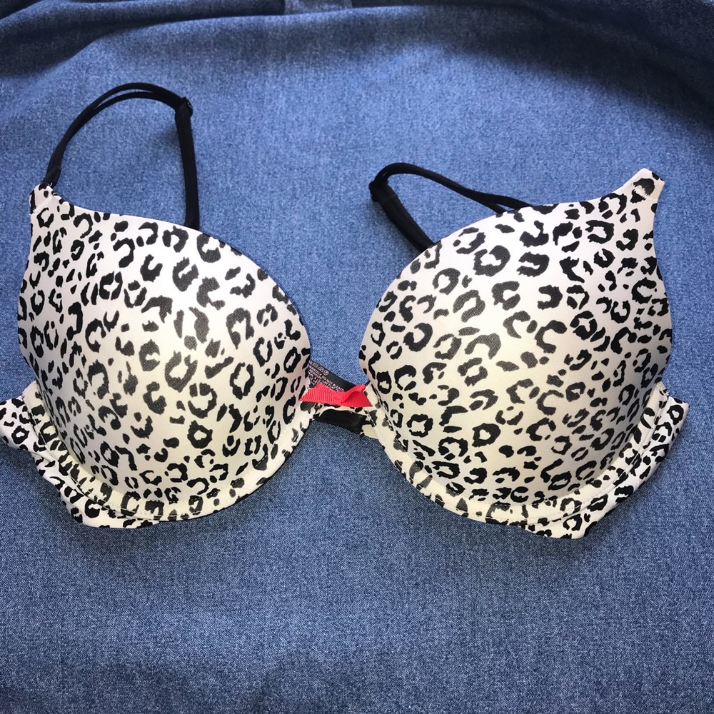 Victoria’s Secret cheetah bra